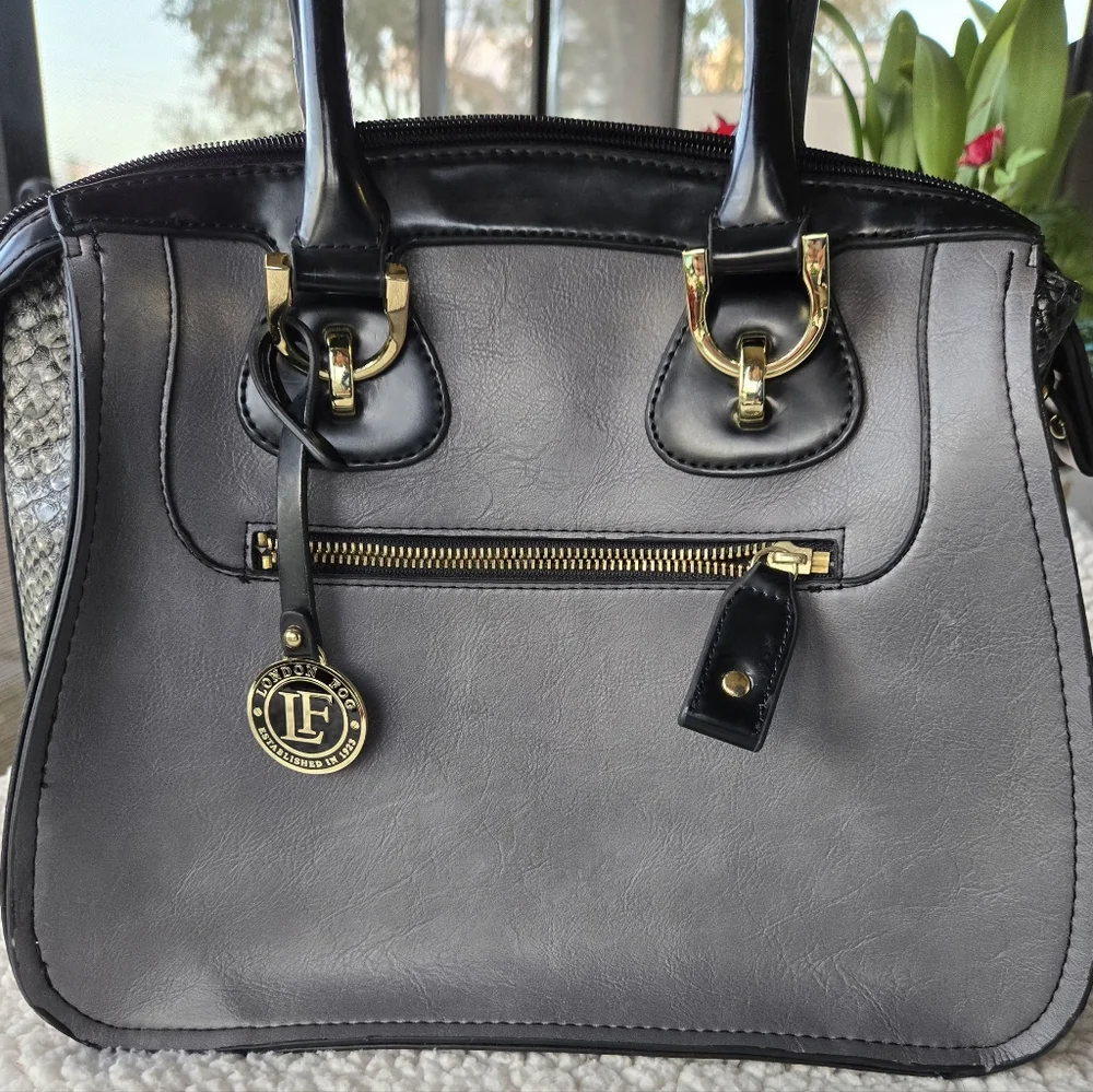EUC London Fog Sullivan Satchel